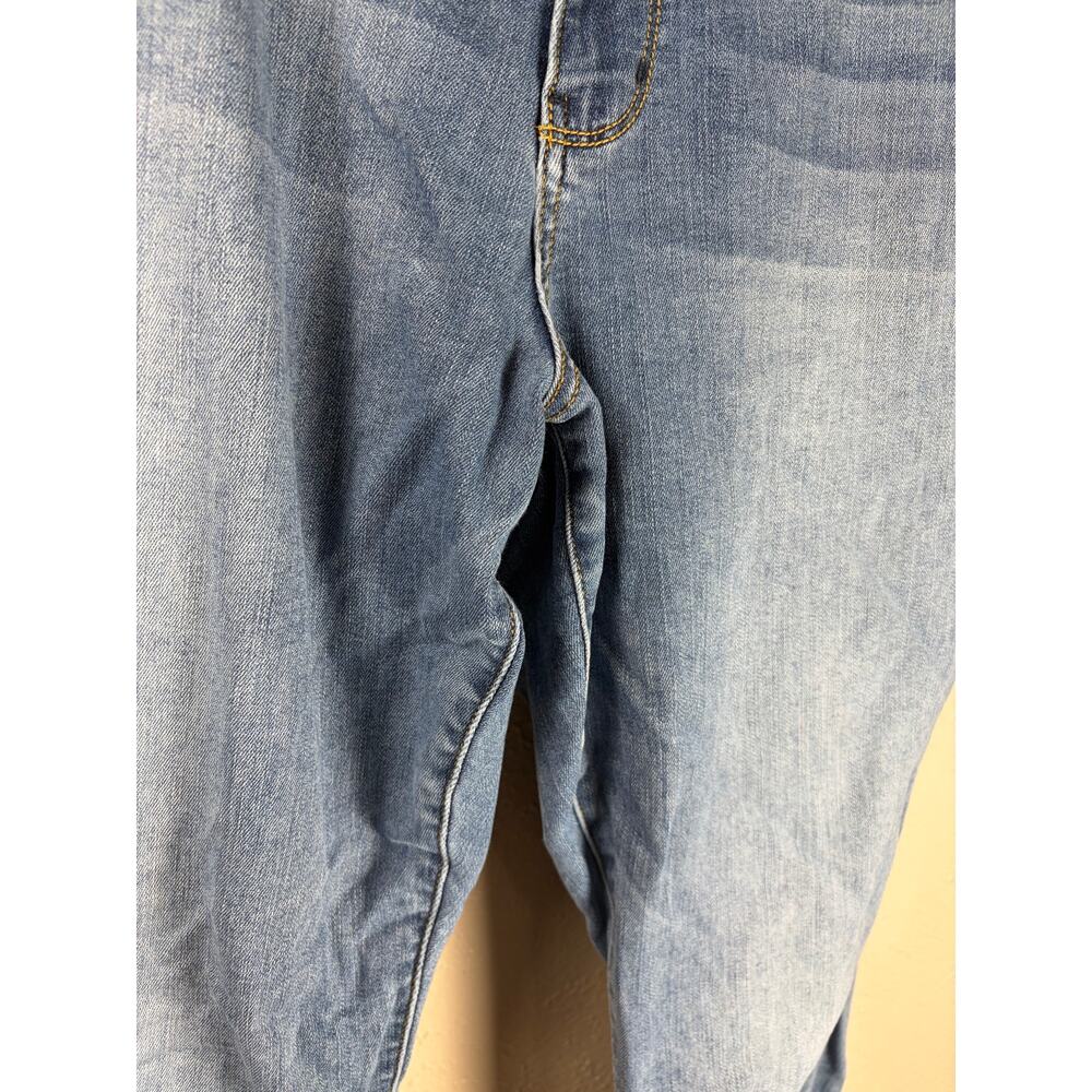 Judy Blue Size 22W Jeans Slim Fit Straight Leg Light Wash Whiskering Denim Pants - Picture 5 of 9